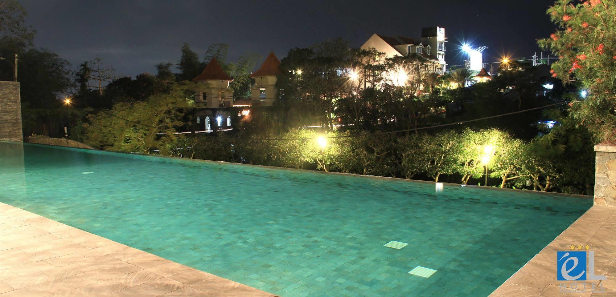 El Hotel Malang Exteriér fotografie